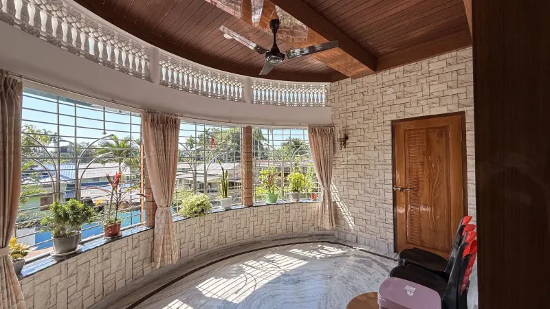 Sit-out by the bay window